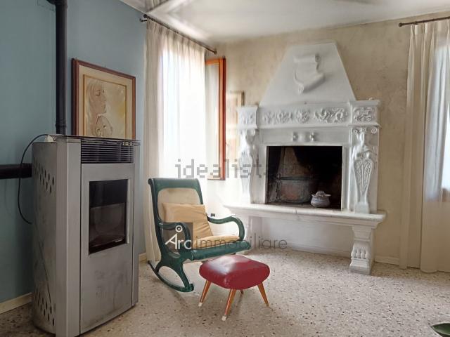 Villetta indipendente in vendita di 330 m² in Via Piazzola, 2