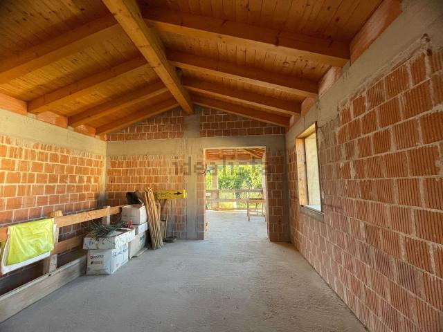 Villetta indipendente in vendita di 330 m² in Via Pietro Zorutti, 69