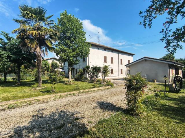 Villetta indipendente in vendita di 330 m² in Via Provinciale Nord