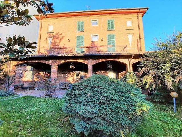 Villetta indipendente in vendita di 330 m² in Via XXIV Maggio, 10