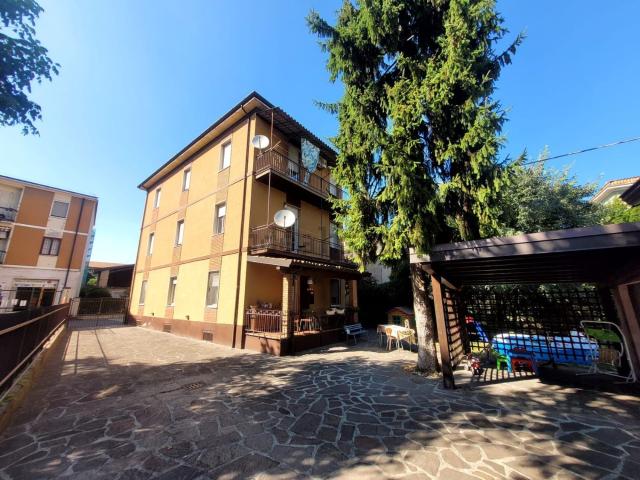 Villetta indipendente in vendita di 330 m² in Piazzale Velleia