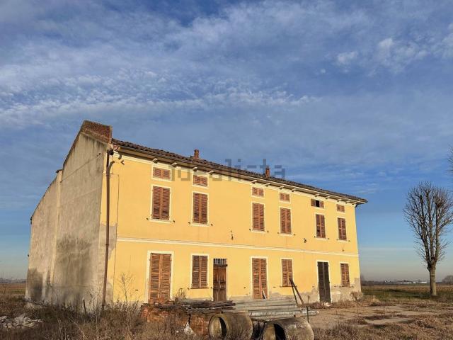 Villetta indipendente in vendita di 330 m² in Strada Cascine