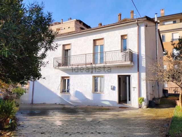 Villetta indipendente in vendita di 330 m² in Strada di Porete