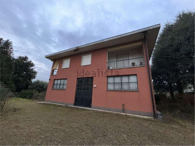 Villetta indipendente in vendita di 332 m² in Via Roma