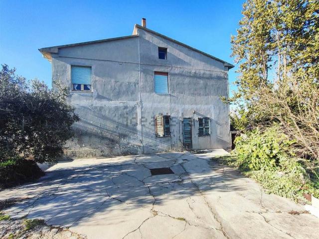 Villetta indipendente in vendita di 333 m² in Via Consolazione
