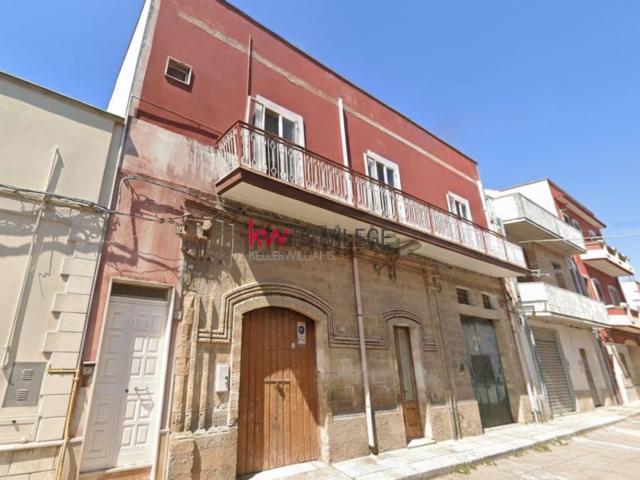 Villetta indipendente in vendita di 333 m² in Via Lazio, 30