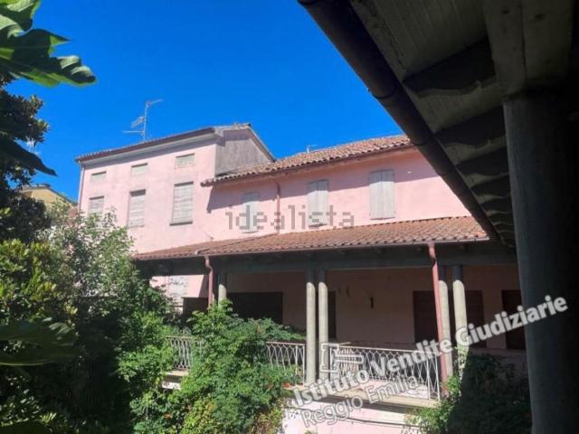 Villetta indipendente in vendita di 333 m² in Via Piave, 1