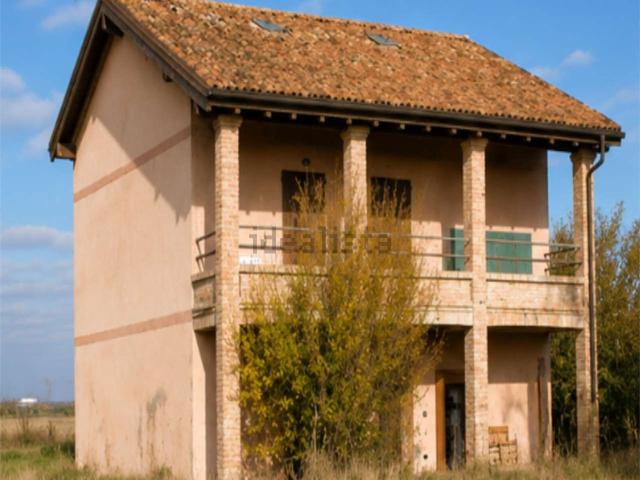 Villetta indipendente in vendita di 333 m² in Piazza Libertà