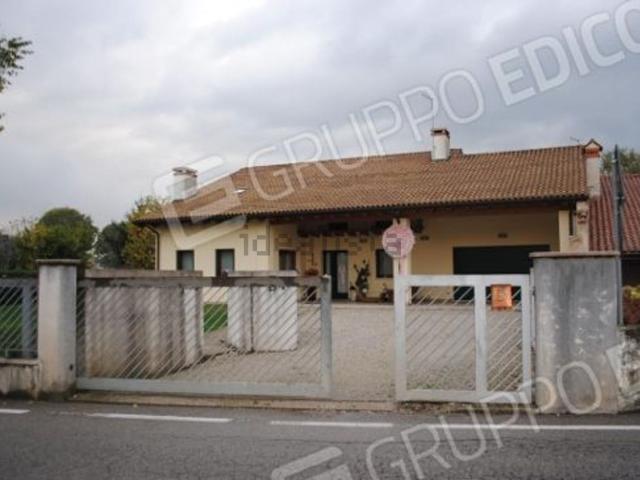 Villetta indipendente in vendita di 334 m² in Via Ca&apos  Vico, 6
