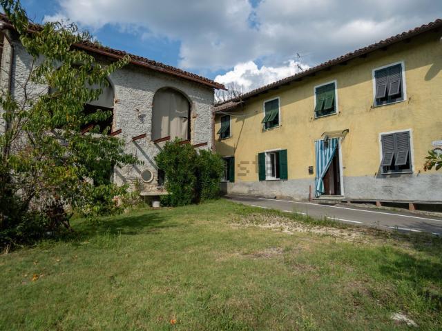 Villetta indipendente in vendita di 335 m² in Via Avezzona Quarlera, 4