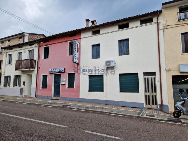 Villetta indipendente in vendita di 335 m² in Via Giovanni Breganze
