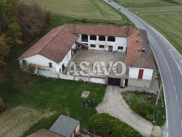 Villetta indipendente in vendita di 335 m² in Strada Nazionale, 29