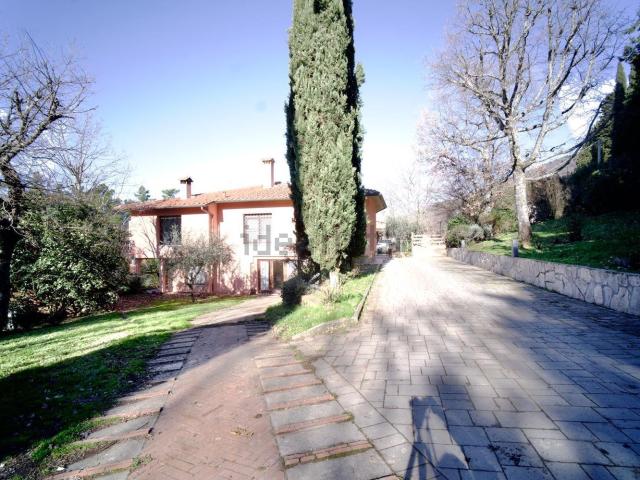 Villetta indipendente in vendita di 335 m² in Località Cappello, 20