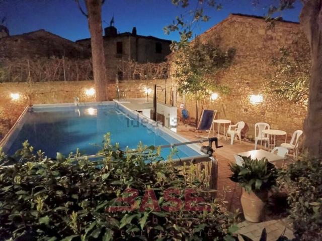 Villetta indipendente in vendita di 335 m² in Piazza Cristoforo Colombo