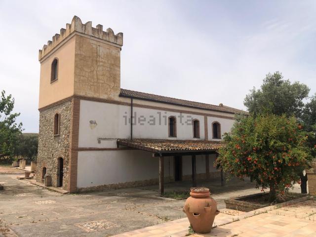 Villetta indipendente in vendita di 335 m² in Strada Provinciale 21