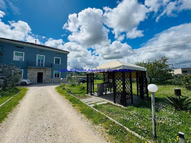 Villetta indipendente in vendita di 336 m²