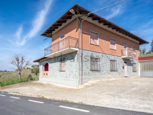 Villetta indipendente in vendita di 336 m² in Via Agliano, 2