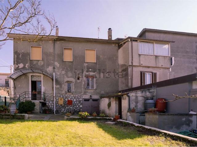 Villetta indipendente in vendita di 336 m² in Via Giacomo Puccini, 49