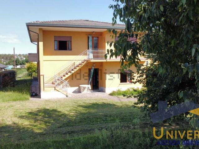 Villetta indipendente in vendita di 336 m² in Via Guido Massari