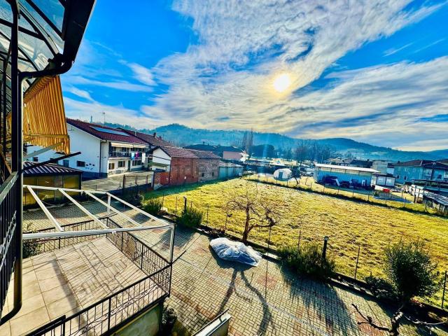Villetta indipendente in vendita di 336 m² in Via Regione Bronda, 3