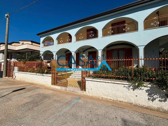 Villetta indipendente in vendita di 337 m² in Via Luigi Sturzo, 30