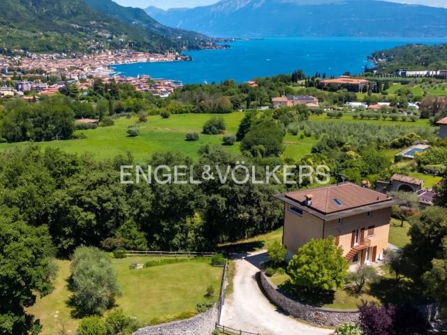 Villetta indipendente in vendita di 338 m² in Via Belfiore