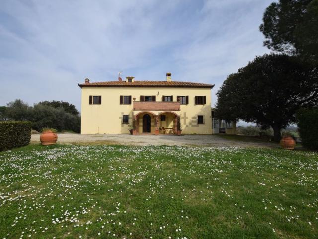 Villetta indipendente in vendita di 338 m² in Via di Terra Rossa, 21