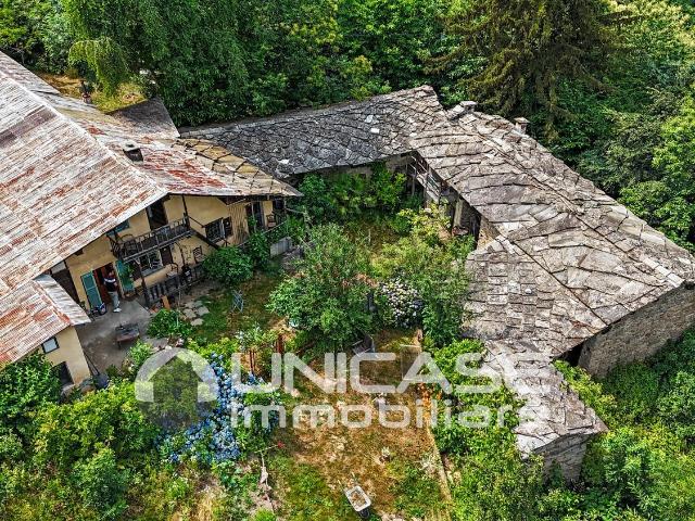Villetta indipendente in vendita di 339 m² in Via Rocche Finestre