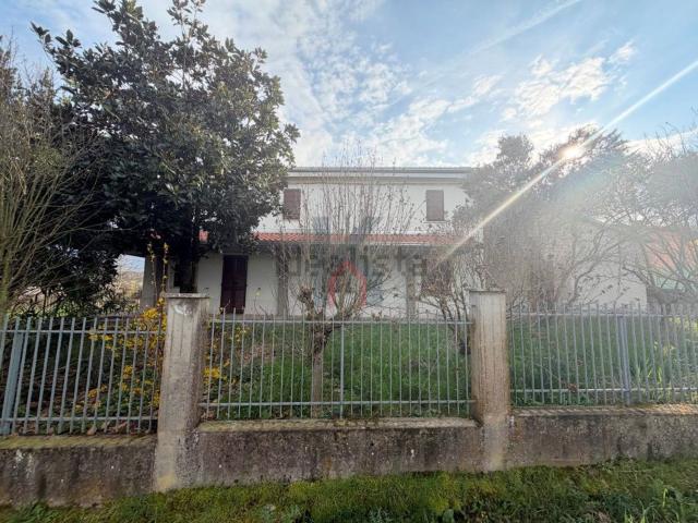 Villetta indipendente in vendita di 340 m²