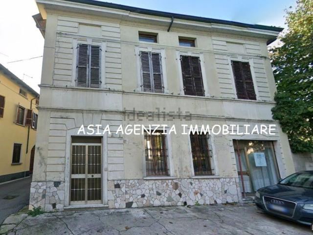 Villetta indipendente in vendita di 340 m² in Via Caduti Piazza della Loggia