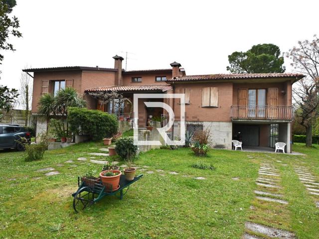 Villetta indipendente in vendita di 340 m² in Via Classicana, 548