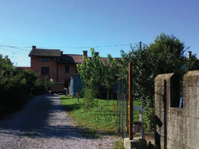 Villetta indipendente in vendita di 340 m² in Via Avenali, 17