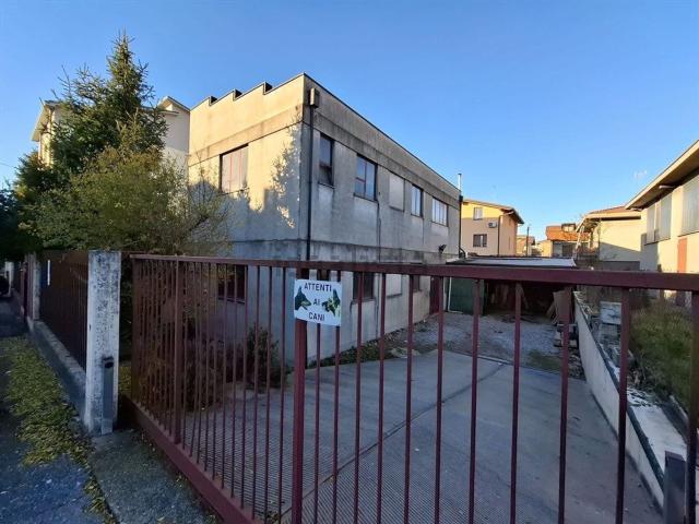 Villetta indipendente in vendita di 340 m² in Via Po, 86