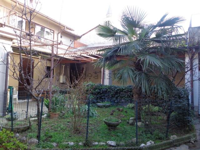 Villetta indipendente in vendita di 340 m² in Via Ponzetti, 6