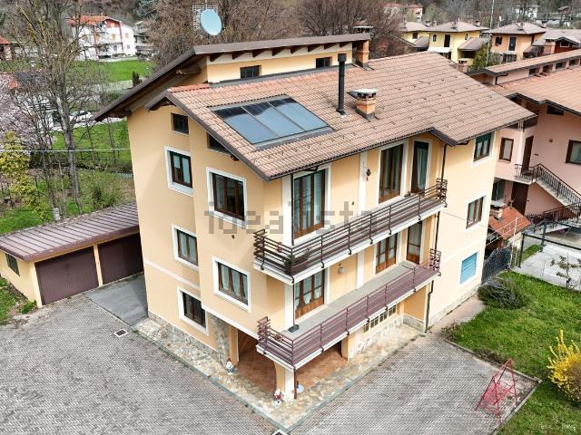 Villetta indipendente in vendita di 340 m² in Via Provinciale San Bartolomeo