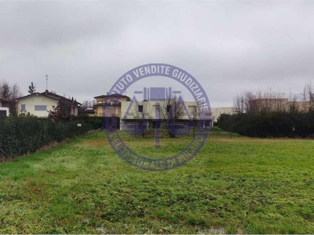 Villetta indipendente in vendita di 340 m² in Via Ruggero da Vezzano, 2