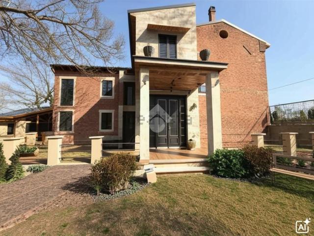Villetta indipendente in vendita di 341 m² in Via Madre Chiara Ricci, 30