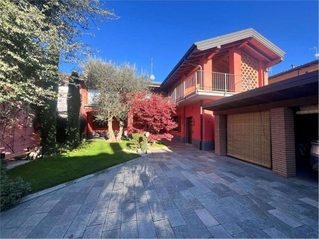 Villetta indipendente in vendita di 341 m² in Via Vittorio Emanuele II, 33