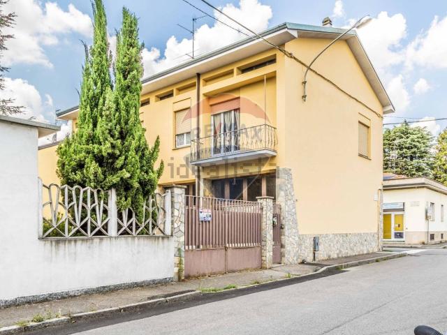 Villetta indipendente in vendita di 342 m² in Via Monfalcone, 31