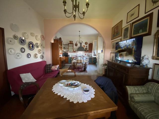 Villetta indipendente in vendita di 343 m² in Via Dismano