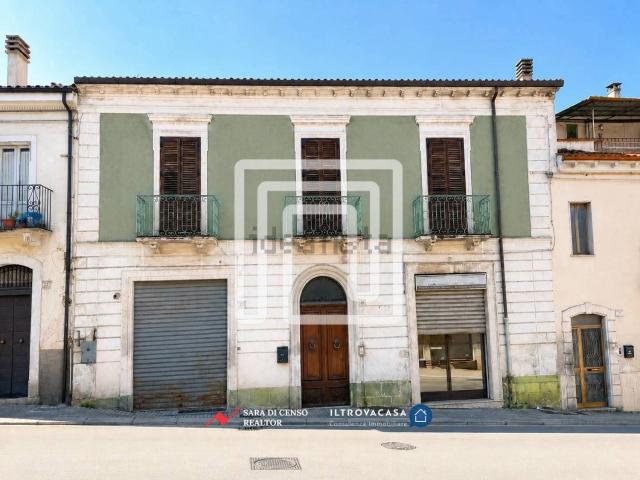 Villetta indipendente in vendita di 343 m² in Via Fiume, 20
