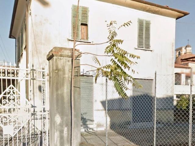 Villetta indipendente in vendita di 343 m² in Via Quercioli, 11