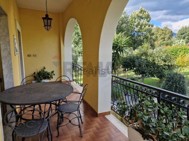 Villetta indipendente in vendita di 343 m² in Salita Risi, 3