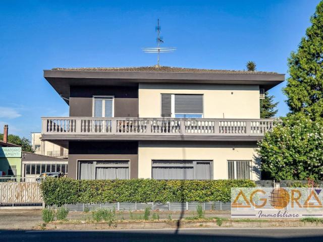 Villetta indipendente in vendita di 343 m² in Strada Statale per Genova