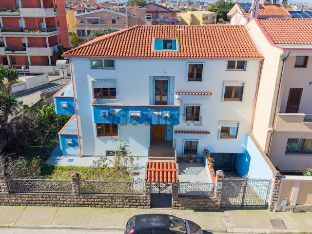 Villetta indipendente in vendita di 345 m² in Via Pindemonte