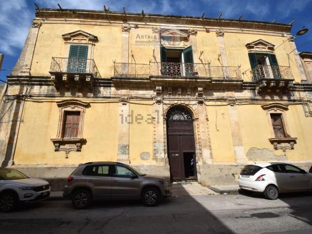 Villetta indipendente in vendita di 345 m² in Via Ruggero Settimo, 22
