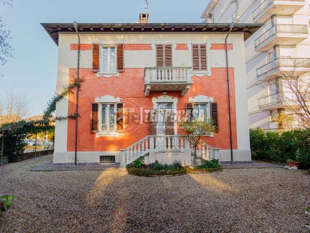 Villetta indipendente in vendita di 345 m² in Via XI Febbraio, 11