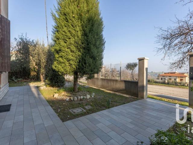 Villetta indipendente in vendita di 346 m² in Strada delle Caminate, 11