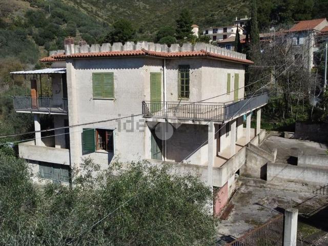 Villetta indipendente in vendita di 347 m² in Contrada Arbusto, 5