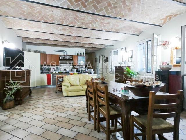 Villetta indipendente in vendita di 350 m²